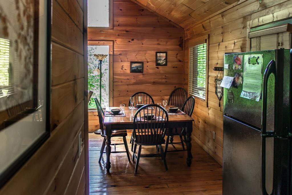 Holly Tree Hideaway - Semi Secluded Mtn Setting Villa Sevierville Exterior photo