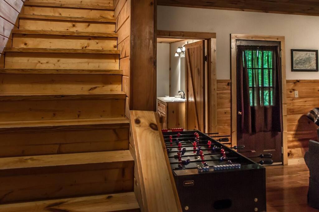 Holly Tree Hideaway - Semi Secluded Mtn Setting Villa Sevierville Exterior photo