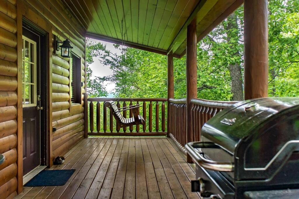 Holly Tree Hideaway - Semi Secluded Mtn Setting Villa Sevierville Exterior photo